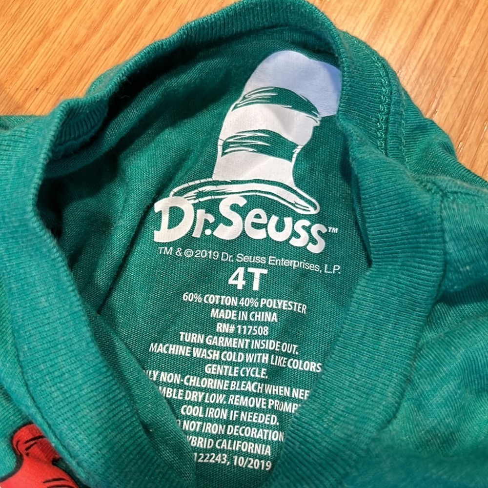 Dr.Seuss 4 t grinch top good condition - Picture 2 of 2